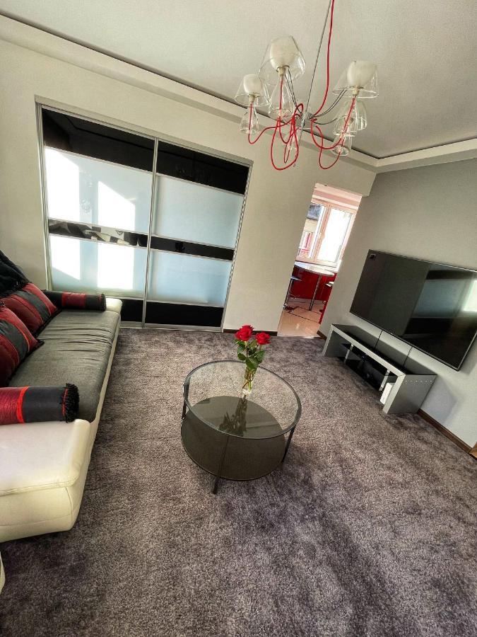 Luxury Red Apartment By Marta Radom Esterno foto