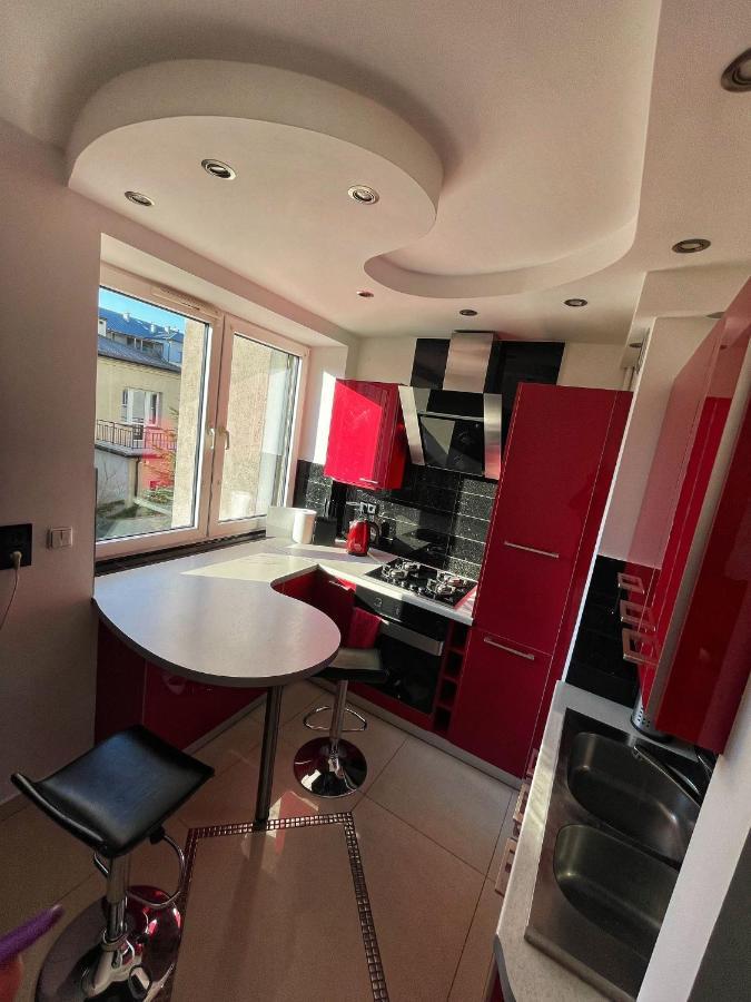 Luxury Red Apartment By Marta Radom Esterno foto